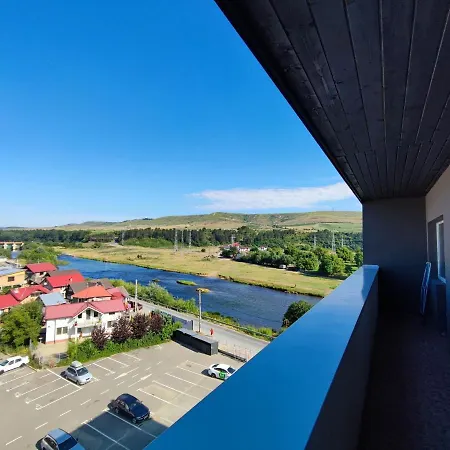 Apartment River Side With Terrace Floreşti